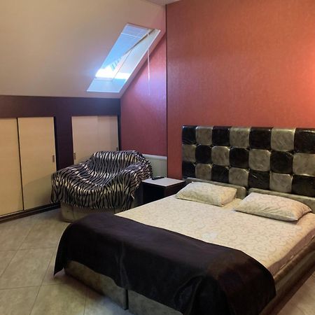 Na Bukovinskoy Guest House Kharkiv Exterior photo